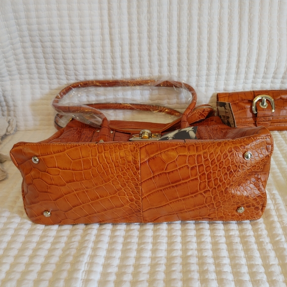 Vintage Bruce Makowsky satchel - Picture 4 of 8